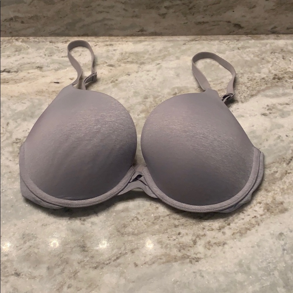 Victoria secret 32 DD bra